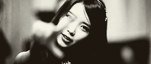 kpop korean iu v-signed