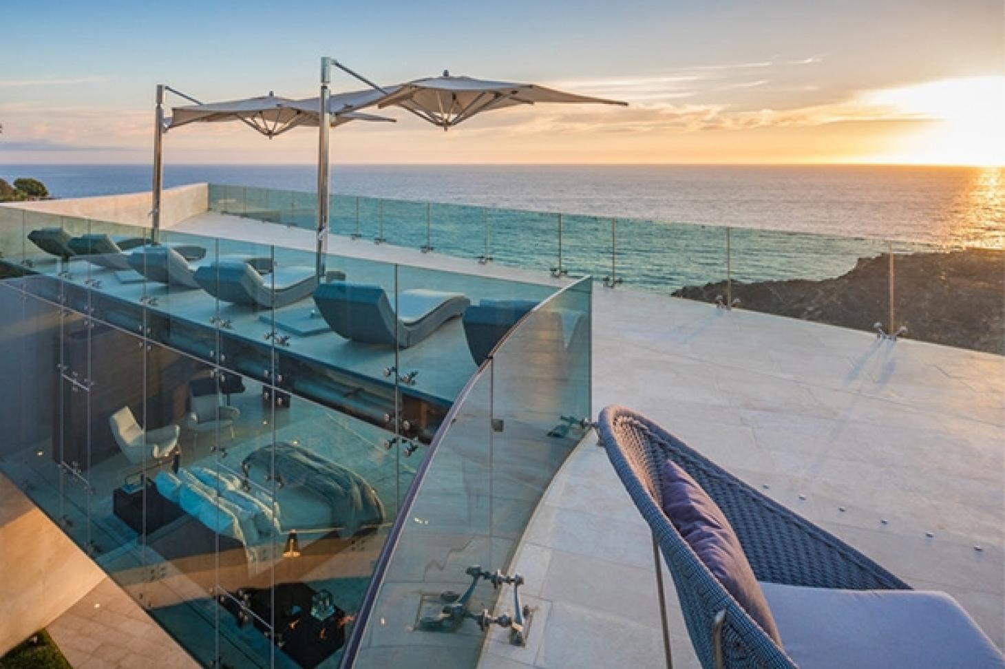 La Razor House