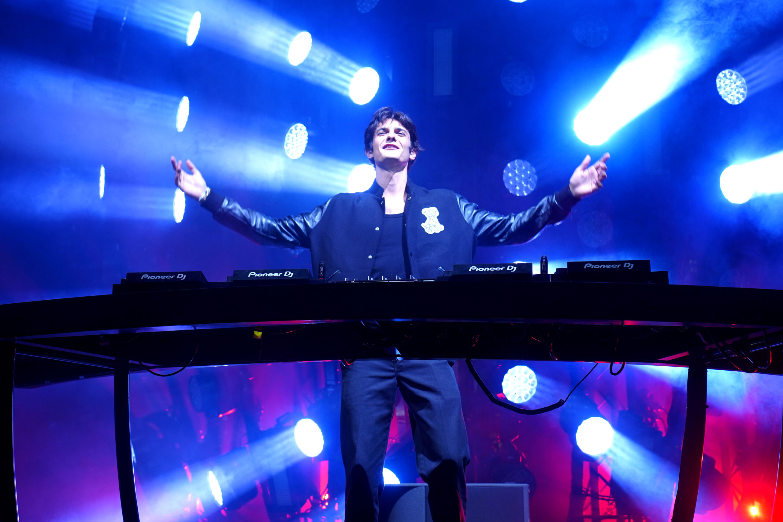 Kungs a électrisé les 13 000 festivaliers pour ce dernier show sur la grande scène du Festival