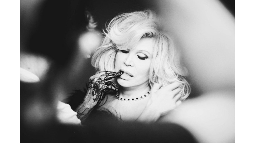 Amanda Lear se réinvente avec Tuberose, son vingtième album