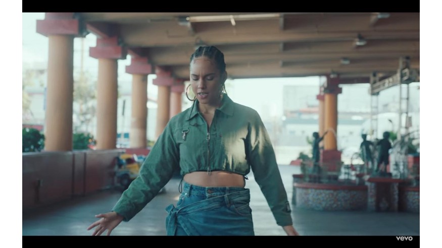 Alicia Keys : Découvrez le clip du titre Underdog, extrait de son prochain album (VIDEO)