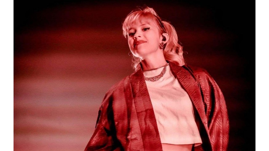 Angèle au sommet, retour sur 4 de ses meilleures performances (VIDEO)