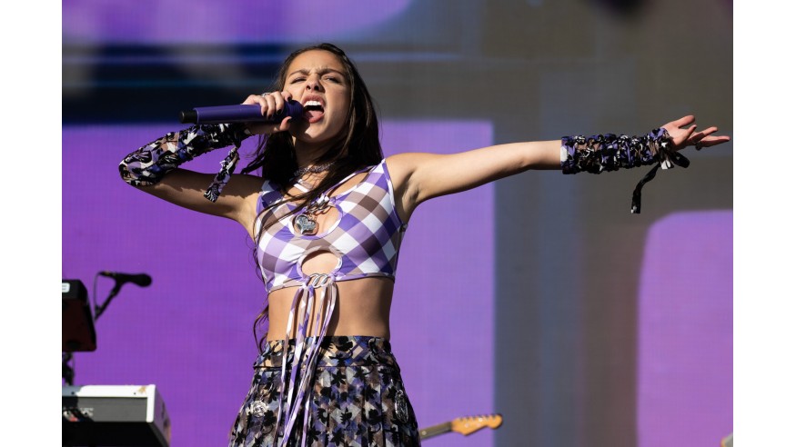 GLASTONBURY, ENGLAND - JUNE 25: Olivia Rodrigo performs on The Other Stage during day four of Glastonbury Festival at Worthy Farm, Pilton on June 25, 2022 in Glastonbury, England. (Photo by Harry Durrant/Getty Images)