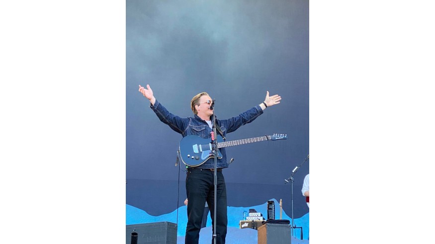Tones and I fait ses débuts en France, George Ezra fait vibrer la Mainstage… on fait le point sur le dernier jour du MainSquare Festival