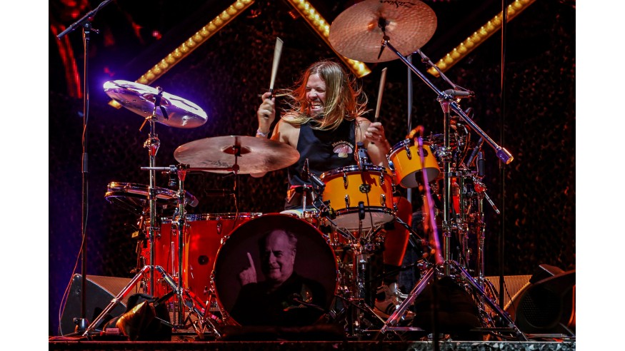 GEELONG, AUSTRALIA - MARCH 4: (AUSTRALIA OUT) Taylor Hawkins of the Foo Fighters performs on stage at GHMBA Stadium March 4, 2022 in Geelong, Australia. (Photo by Paul Rovere/The Age/Fairfax Media via Getty Images)