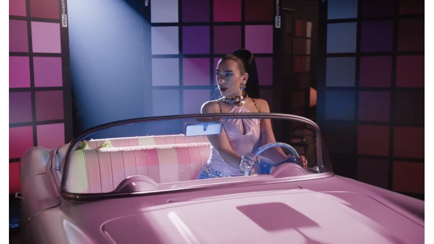 Dua Lipa dévoile Dance The Night, bande-originale de Barbie (VIDEO)