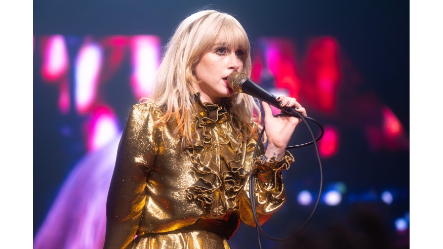 <p>Paramore devoile Re : This is Why </p>
