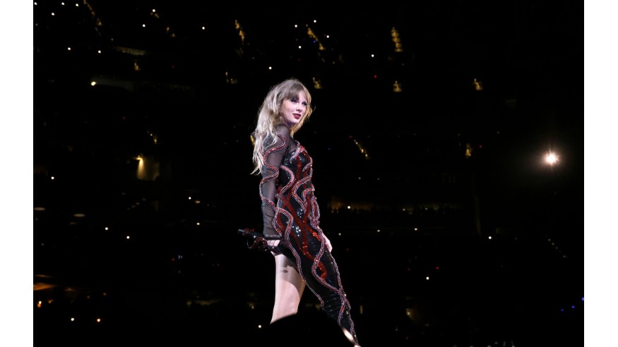 <p>une fan de Taylor Swift meurt à l'Eras Tour </p>