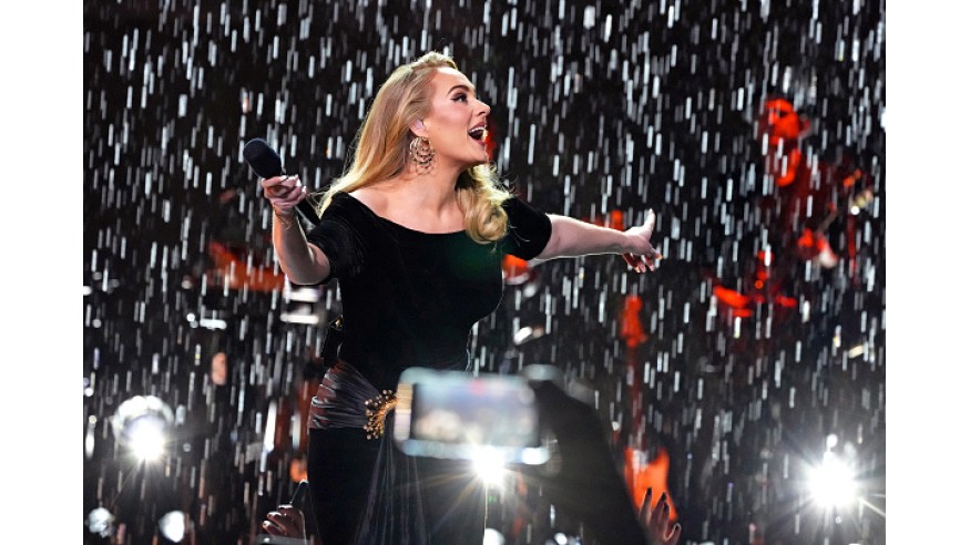 <p>Adele confirme son mariage </p>
