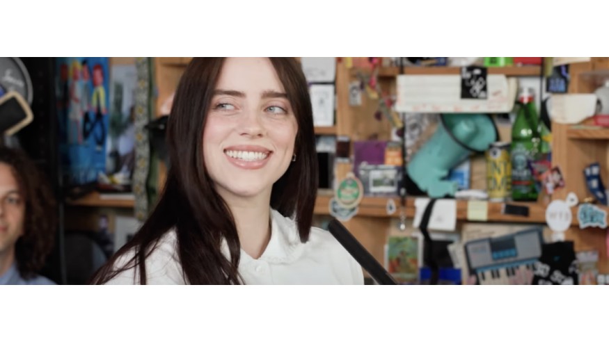 À la cool, Billie Eilish balance son tiny desk concert