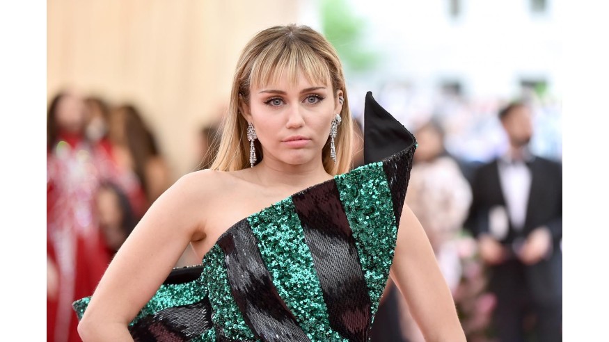 Miley Cyrus annonce la sortie de son nouvel album « Something Beautiful »