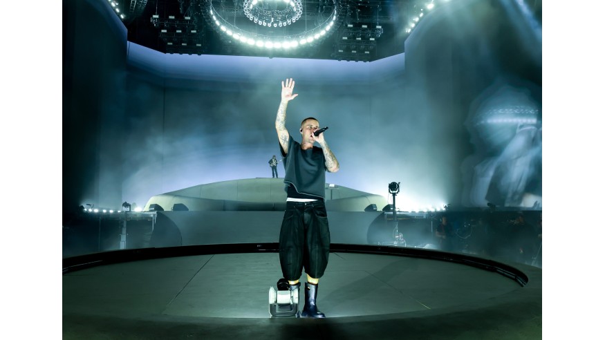 INDIO, CALIFORNIA - APRIL 11: (Exclusive Coverage) (FOR EDITORIAL USE ONLY) (NOT TO BE LICENSED FOR ANY STANDALONE OR SPECIAL INTEREST BOOK PUBLISHING USE CONCERNING THE COACHELLA MUSIC FESTIVAL AND/OR STAGECOACH MUSIC FESTIVAL) Justin Bieber perform